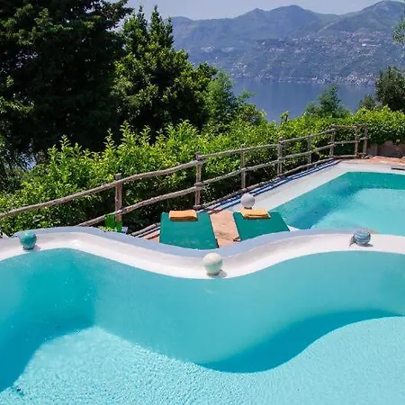 Sleeps 12 Pool Air Con Wifi Villa