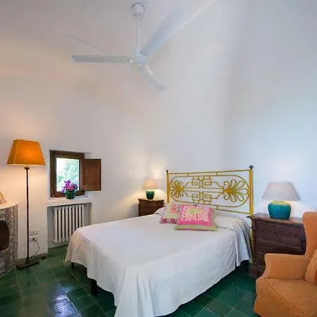 Sleeps 12 Pool Air Con Wifi Maiori