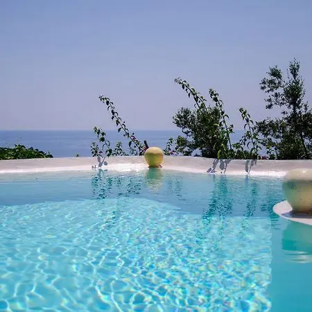 Sleeps 12 Pool Air Con Wifi